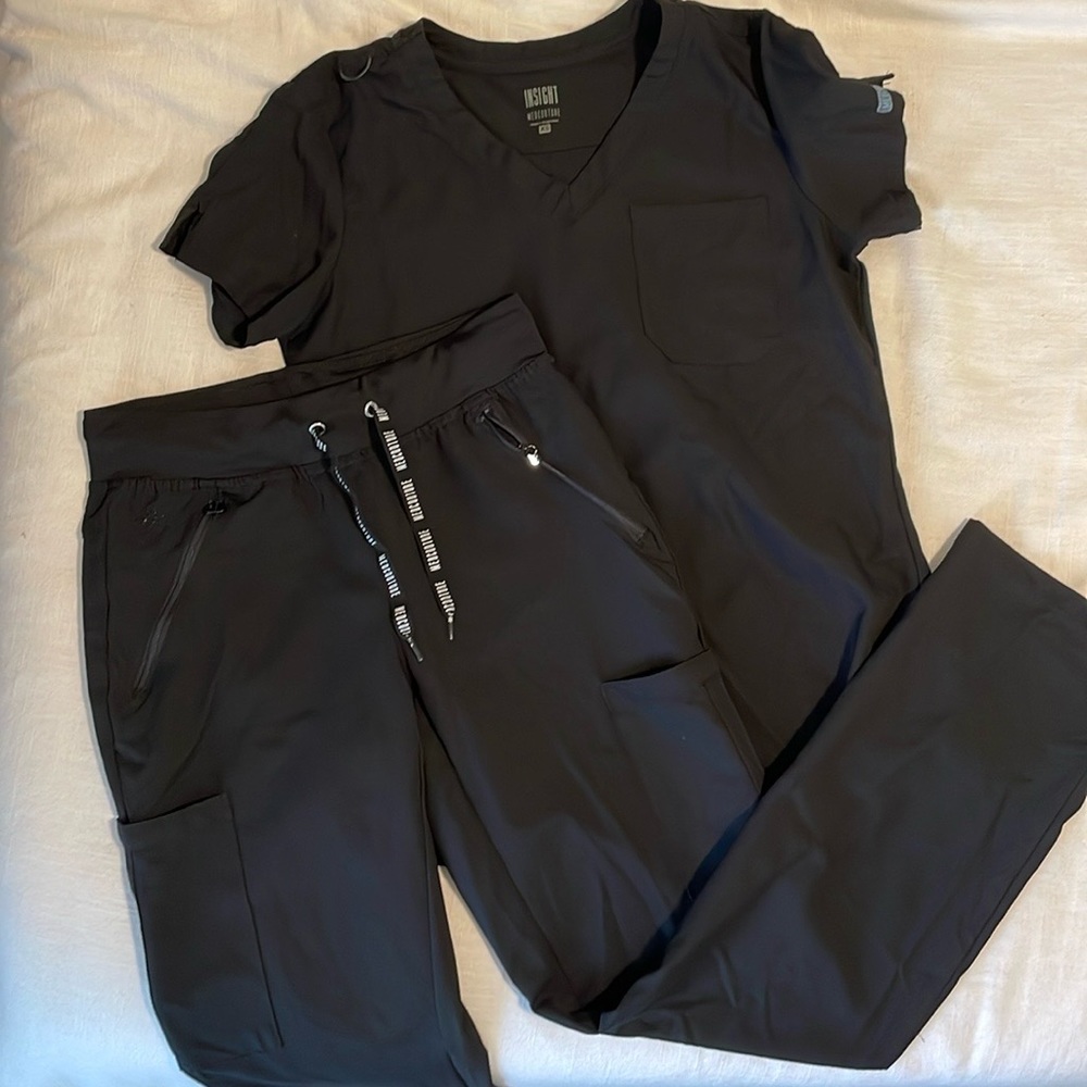 Med Couture Insight scrub set